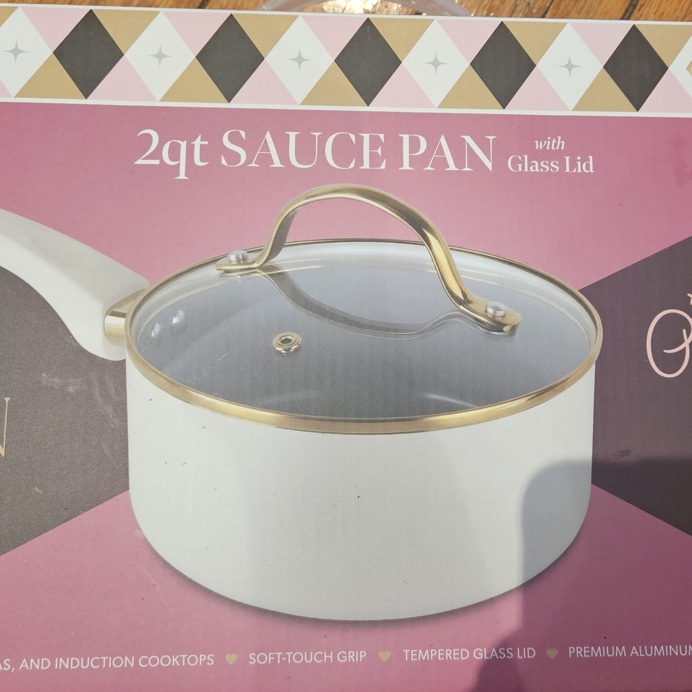BRAND NEW IN THE BOX Paris Hilton White and Gold Sauce Pan with Glass Lid